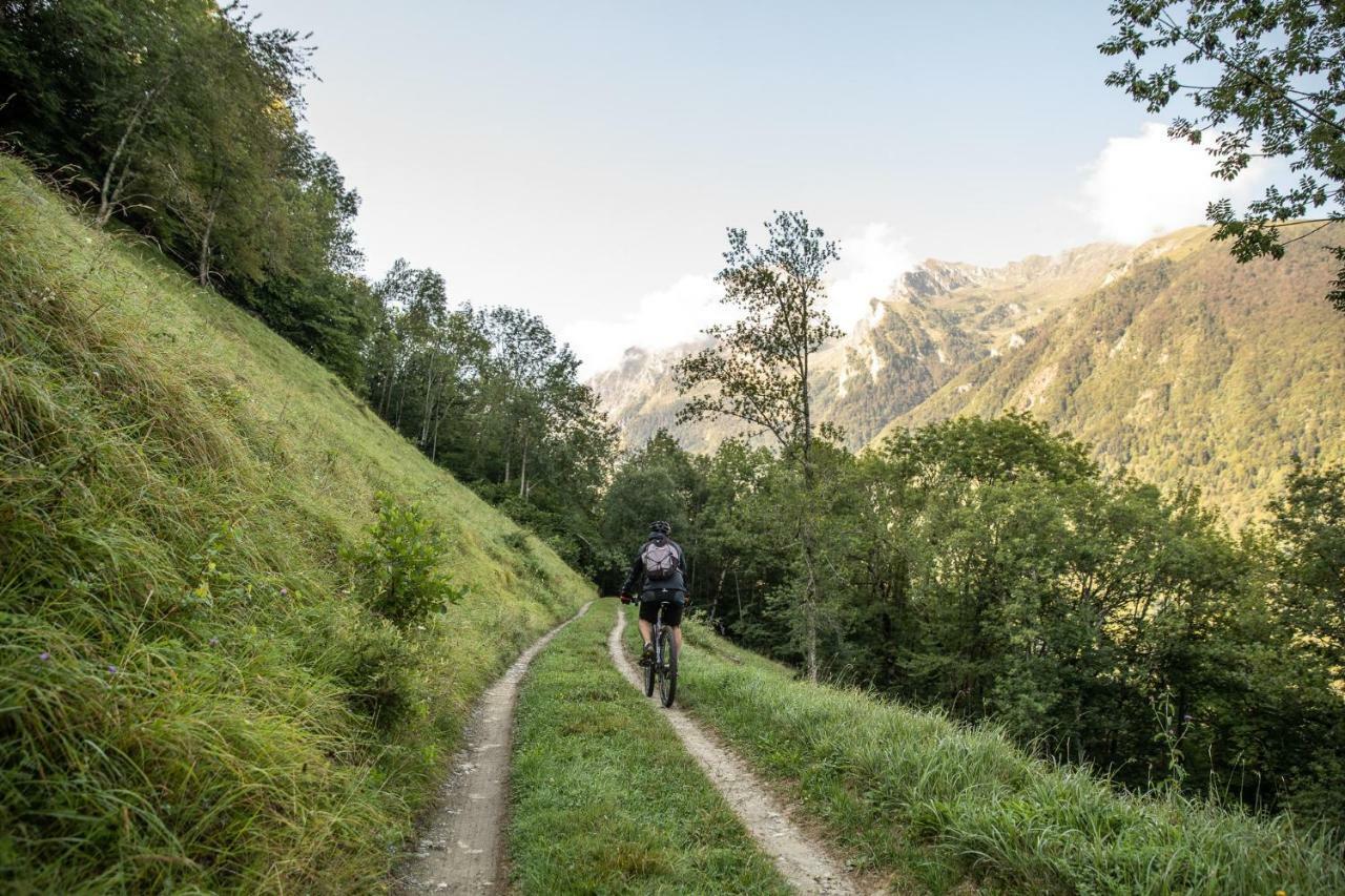 Granges LASCOSTES isolées et insolites en montagne à Loudenvielle dans les HAUTES-PYRENEES du dimanche au dimanche en principe néanmoins pour des séjours entre 4 et 7 nuits contactez-nous par la messagerie Exterior foto